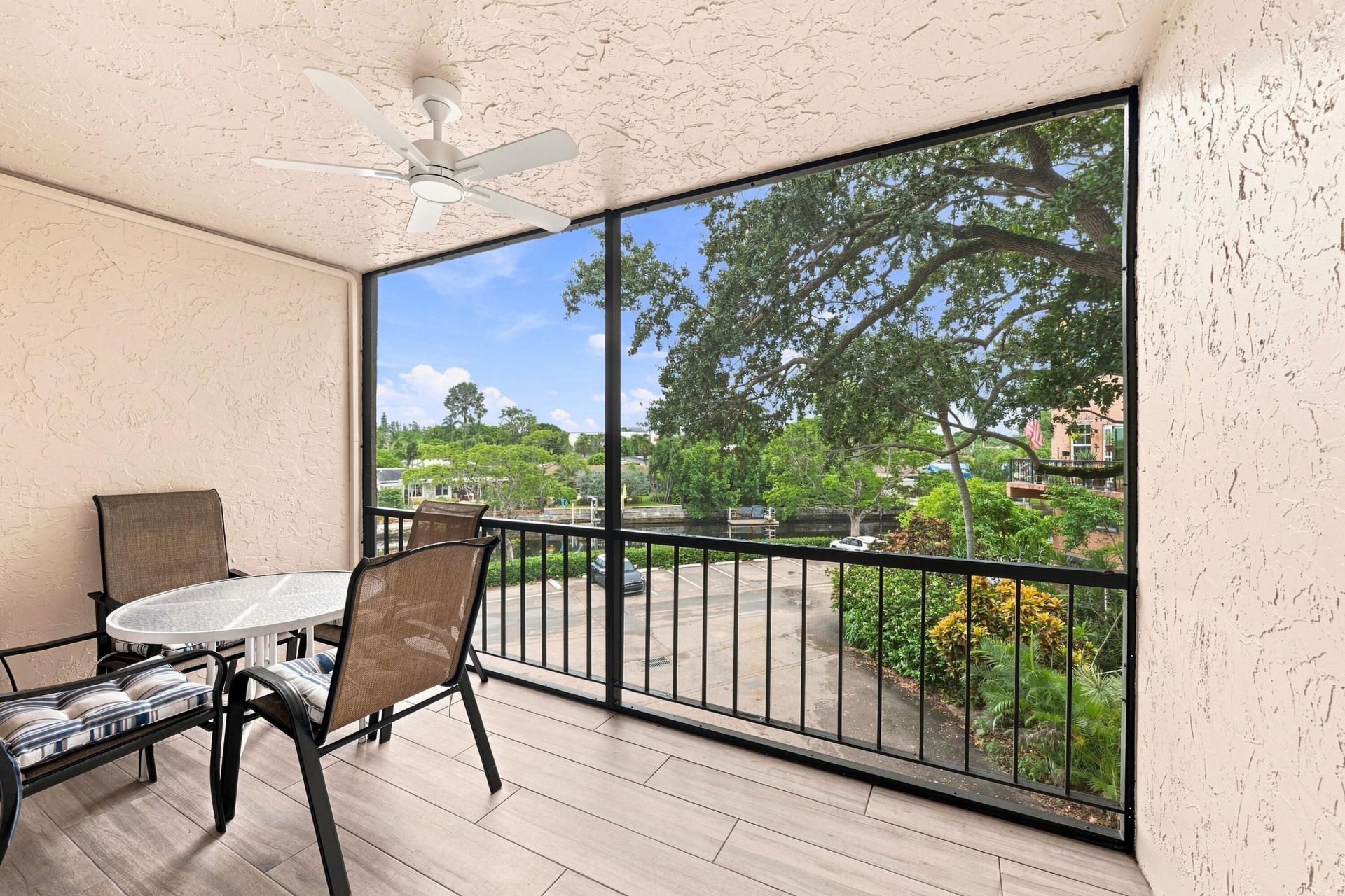 610 Tennis Club Drive, Unit 305, Fort Lauderdale, FL 33311 Photo