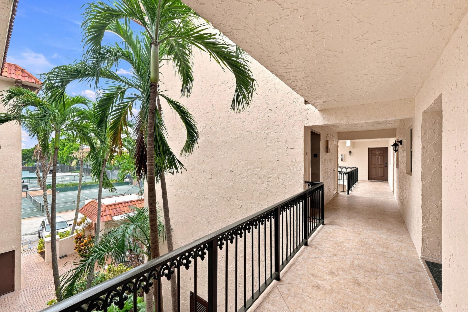 610 Tennis Club Drive, Unit 305, Fort Lauderdale, FL 33311 Photo
