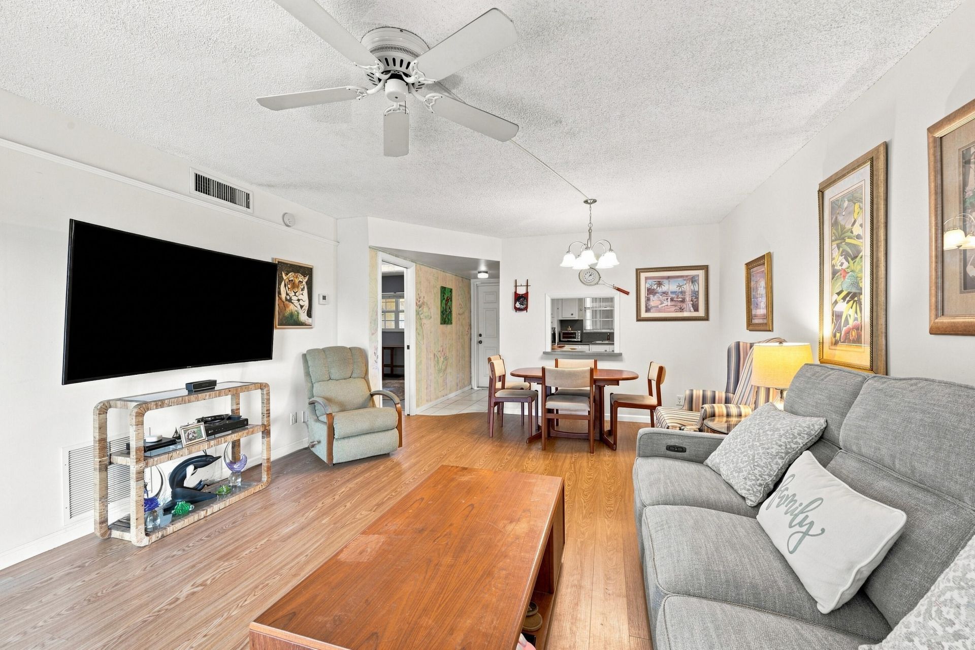 610 Tennis Club Drive, Unit 305, Fort Lauderdale, FL 33311 Photo