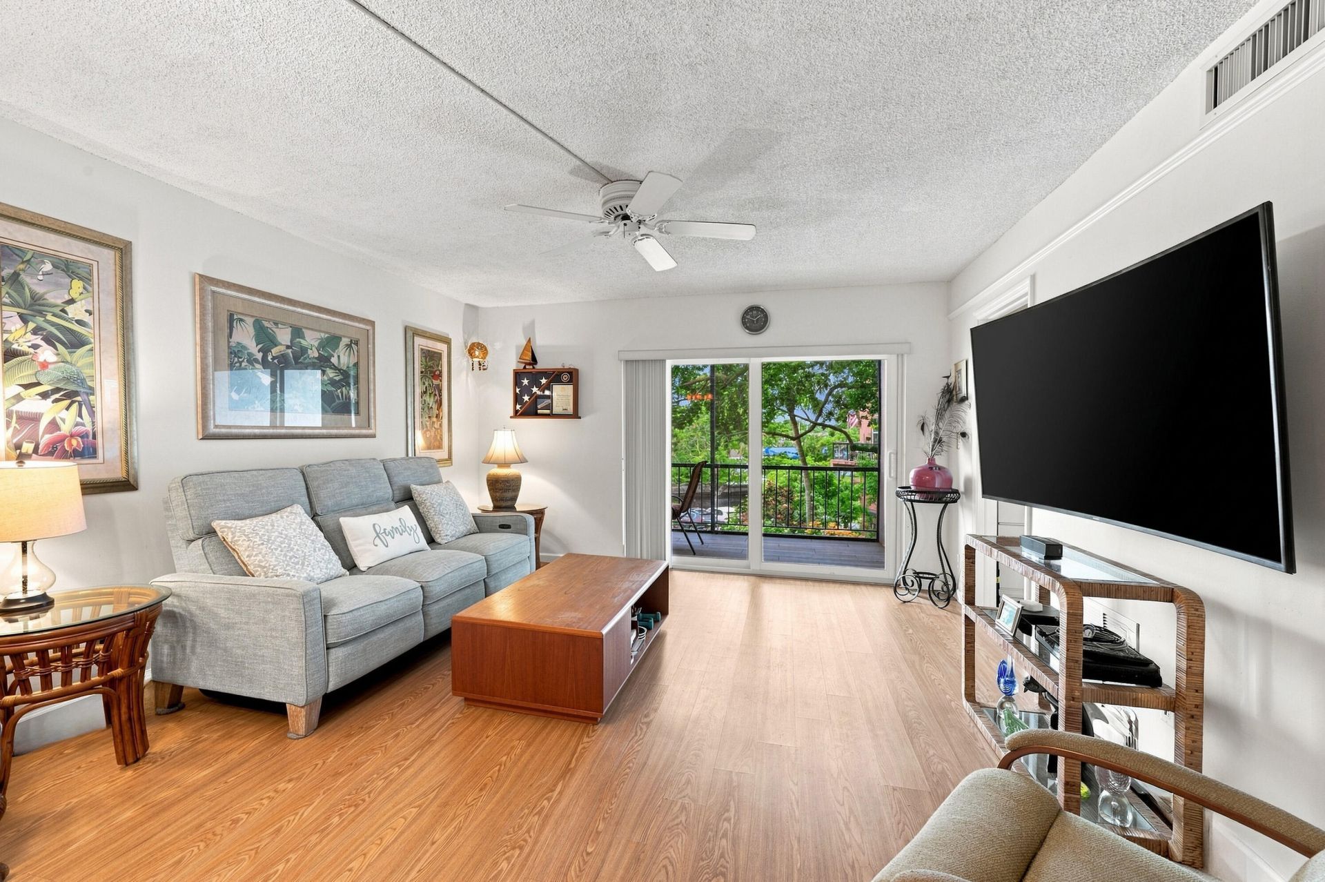 610 Tennis Club Drive, Unit 305, Fort Lauderdale, FL 33311 Photo