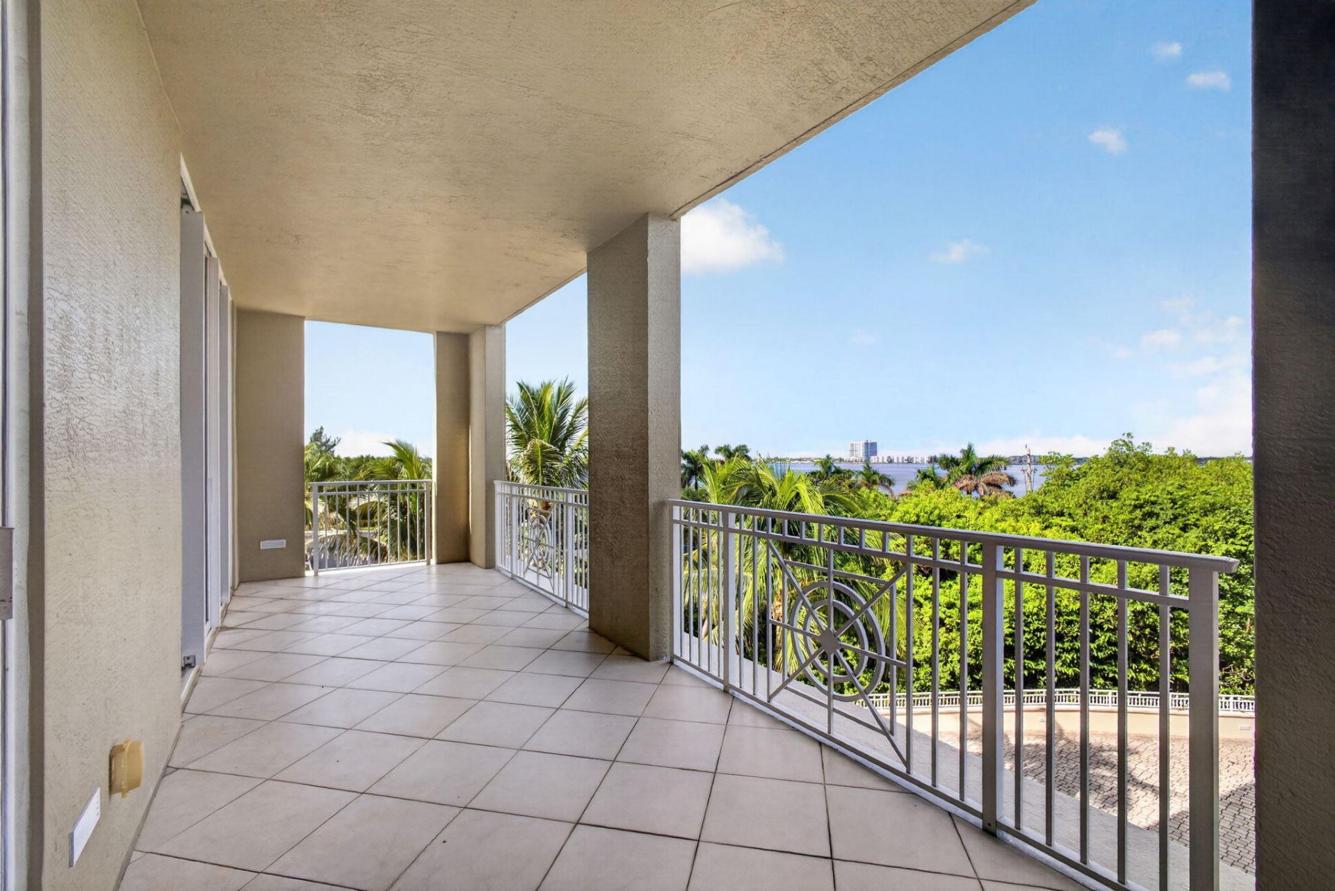 5310 N Ocean Drive, Unit 301, Singer Island, FL 33404 Photo
