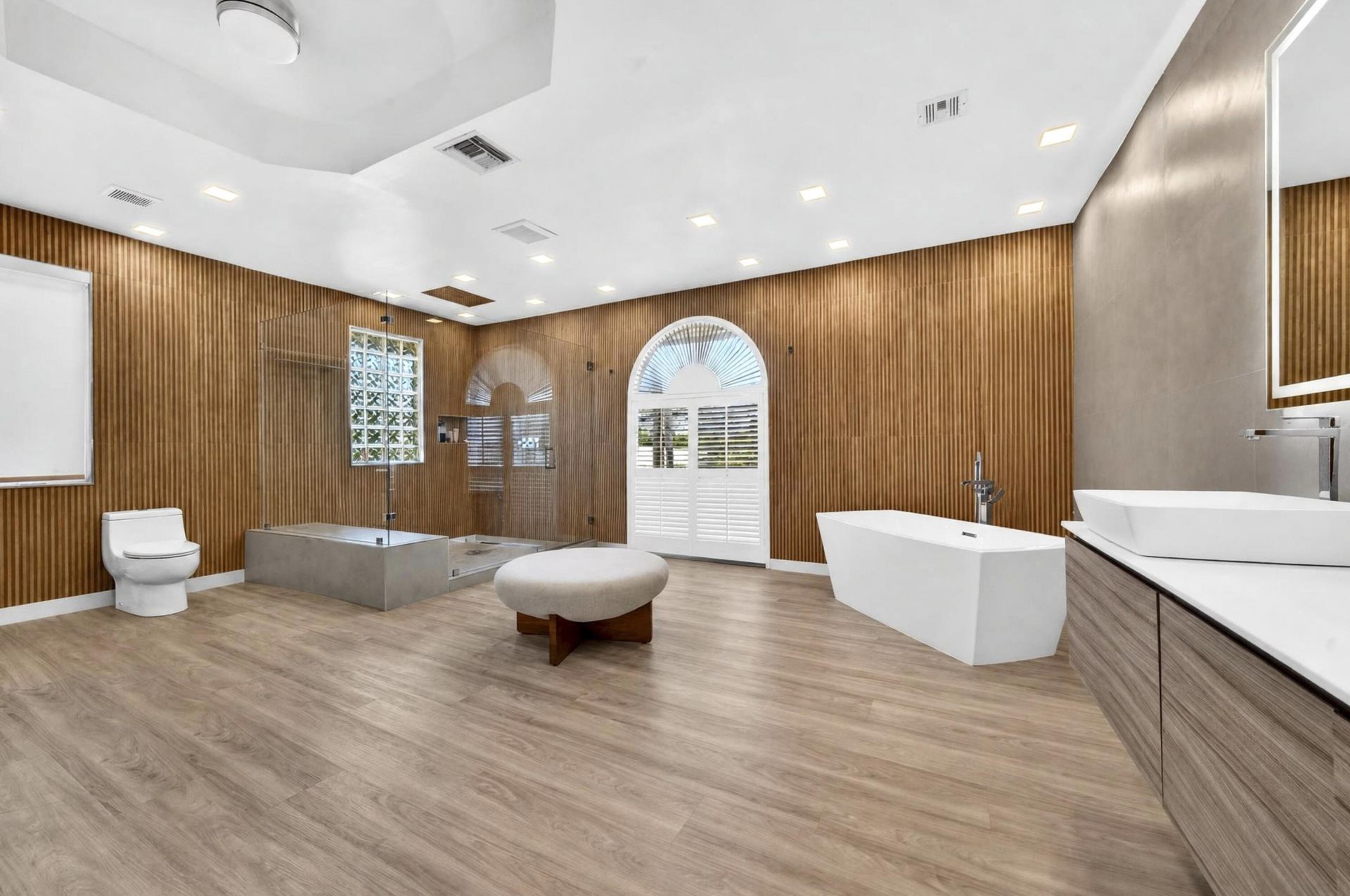 11 Castle Harbor Isle Drive, Fort Lauderdale, FL 33308 Photo