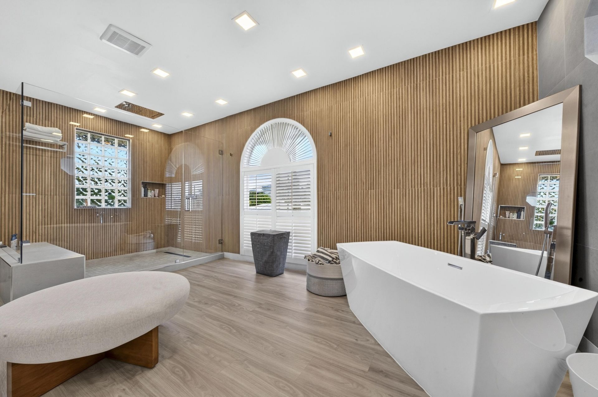 11 Castle Harbor Isle Drive, Fort Lauderdale, FL 33308 Photo