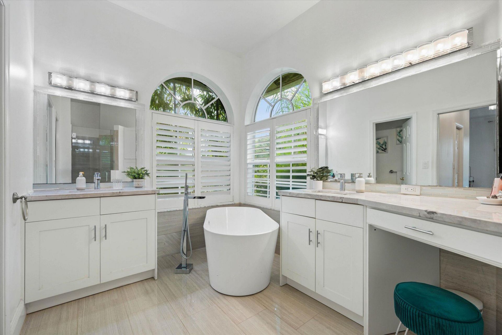 2647 Edgewater Drive, Weston, FL 33332 Photo