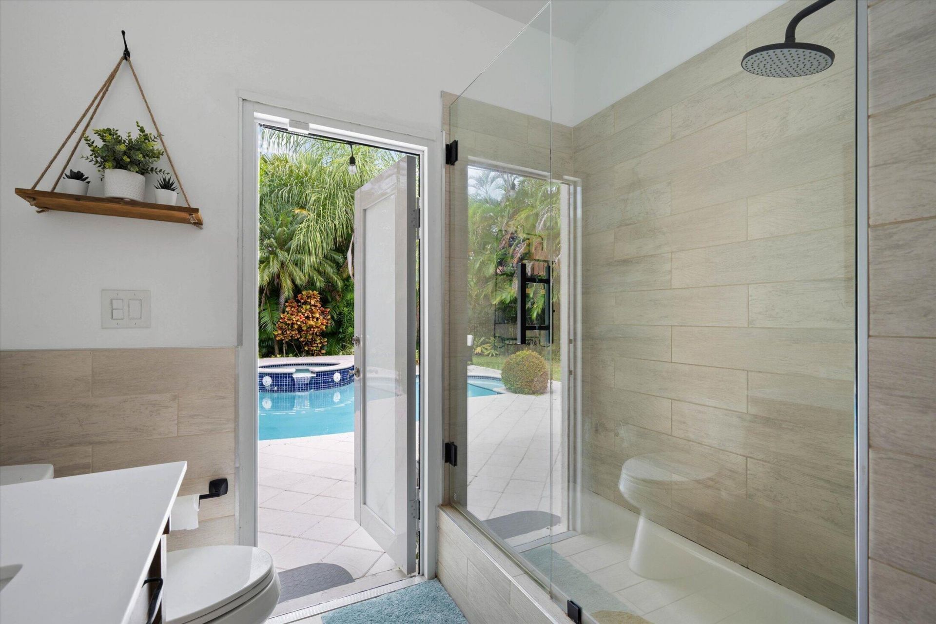 2647 Edgewater Drive, Weston, FL 33332 Photo