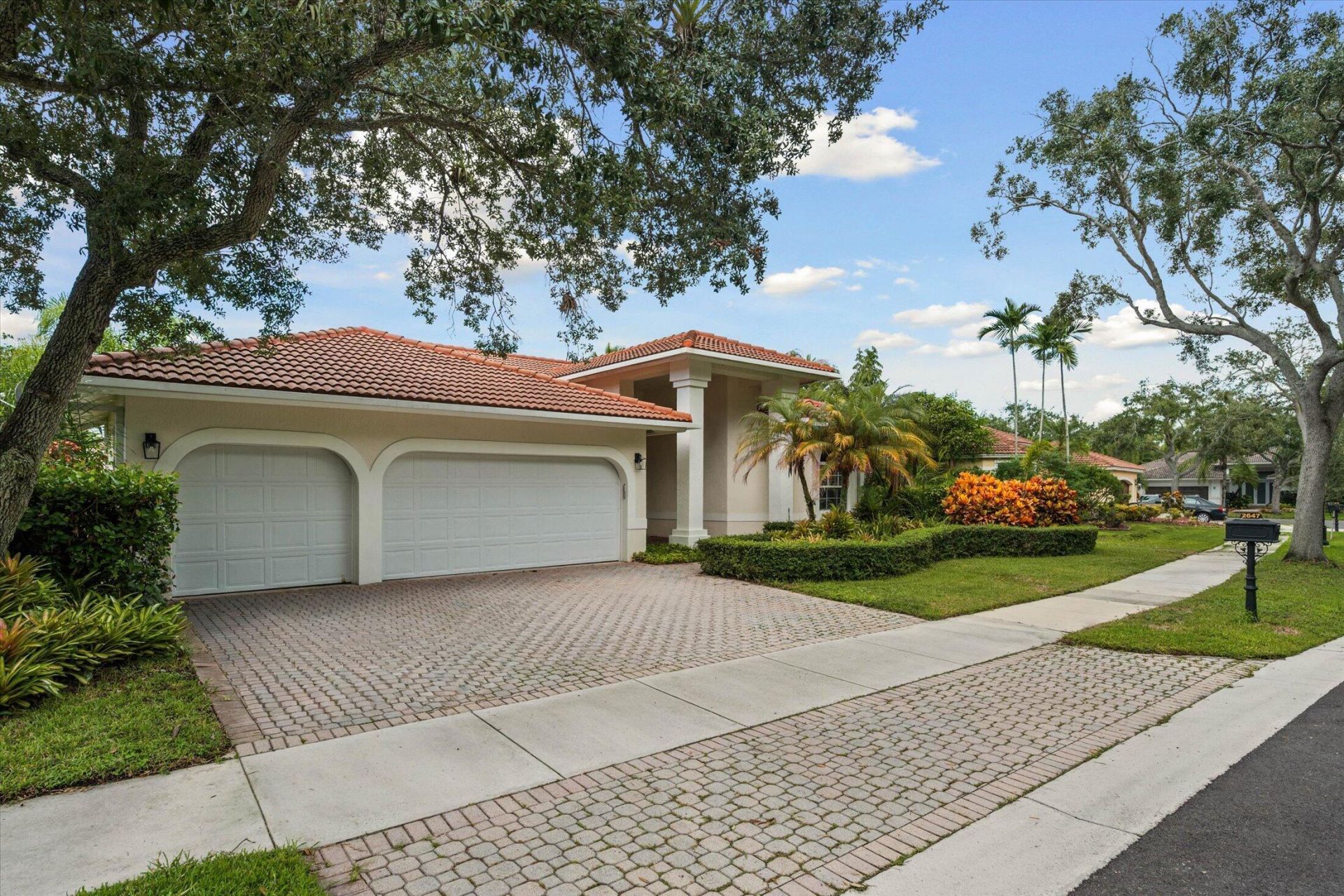 2647 Edgewater Drive, Weston, FL 33332 Photo