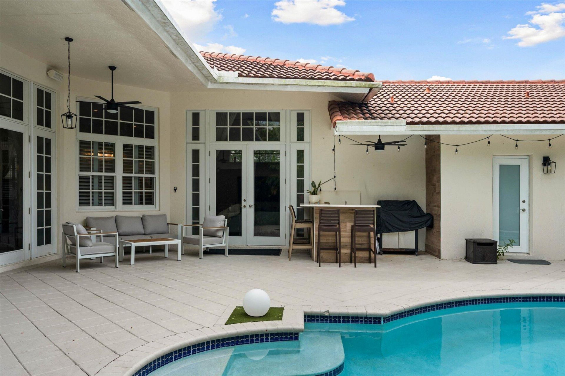 2647 Edgewater Drive, Weston, FL 33332 Photo