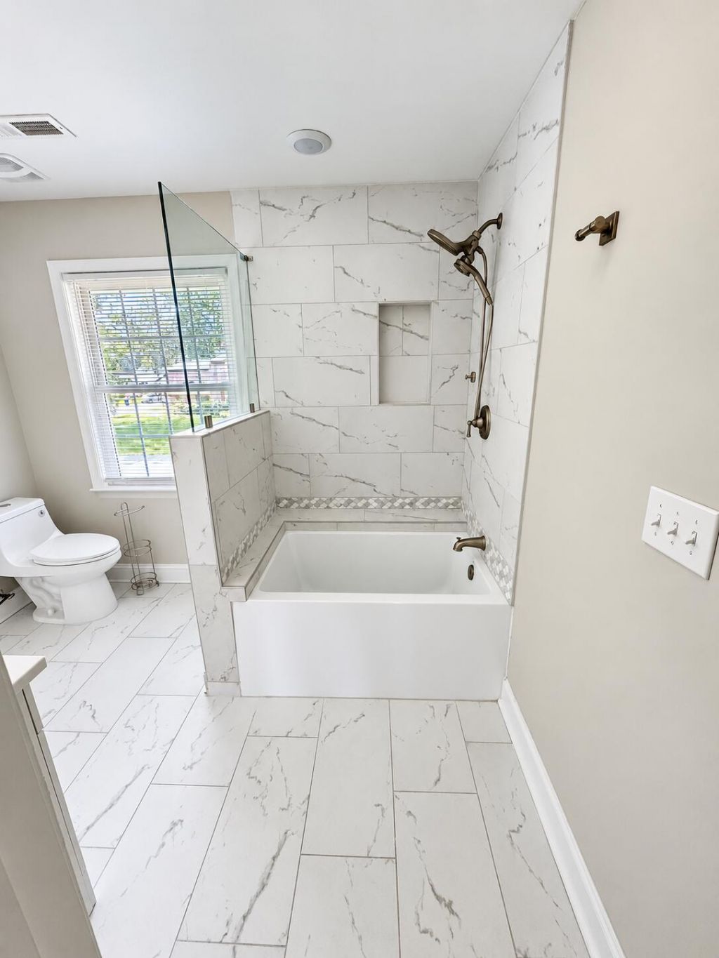 2388 Erskine Avenue Photo 34
