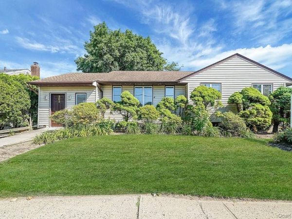 303 Woodbury Road , Hicksville, NY 11801