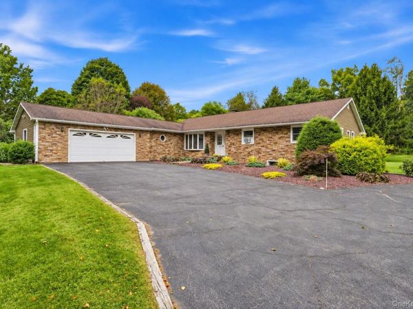 27 Bobolink Lane, Salt Point, NY 12578