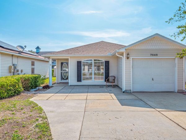 7648 Chablis Circle, Navarre, FL 32566