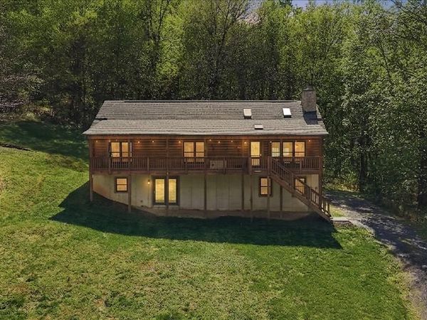 938 FETCHETT ROAD, BENTONVILLE, VA 22610