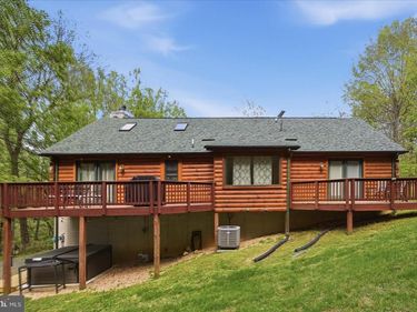 938 FETCHETT ROAD, BENTONVILLE, VA 22610