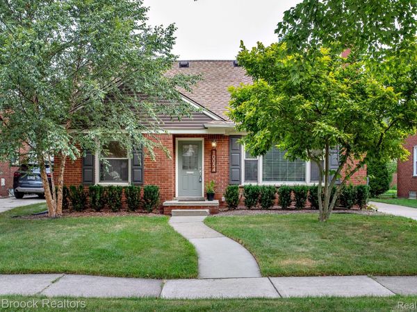 10054 Lincoln Drive, Huntington Woods, Mi 48070
