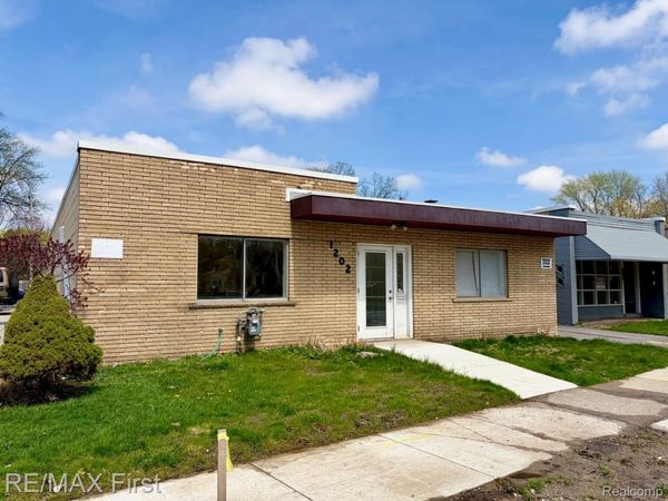 1202 Catalpa Drive , Royal Oak, Mi 48067