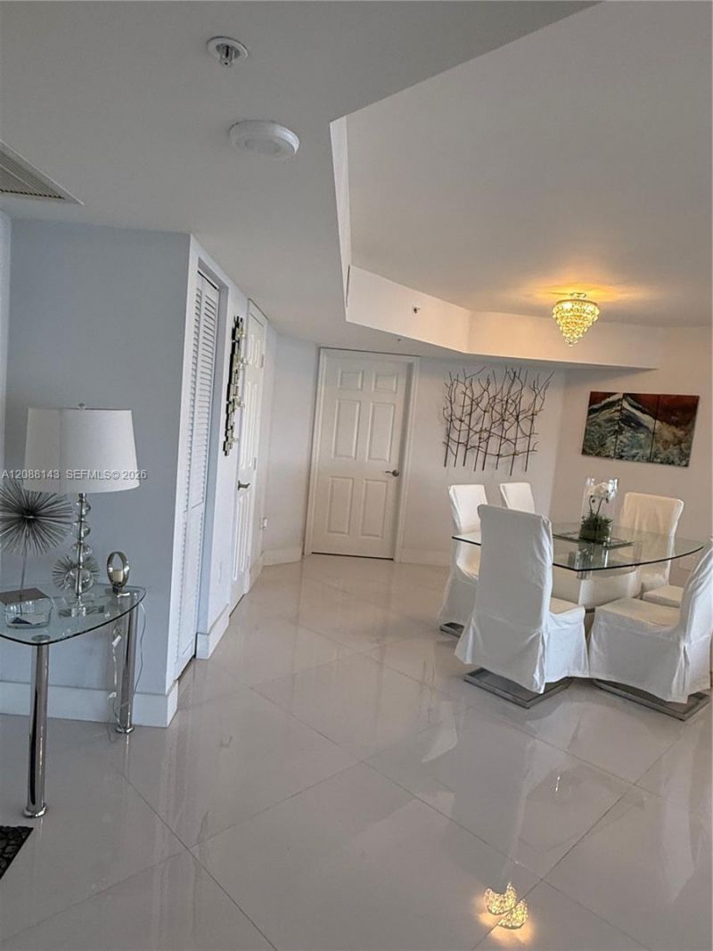 6301 Collins Ave, Unit 2108, Miami Beach, FL 33141 Photo