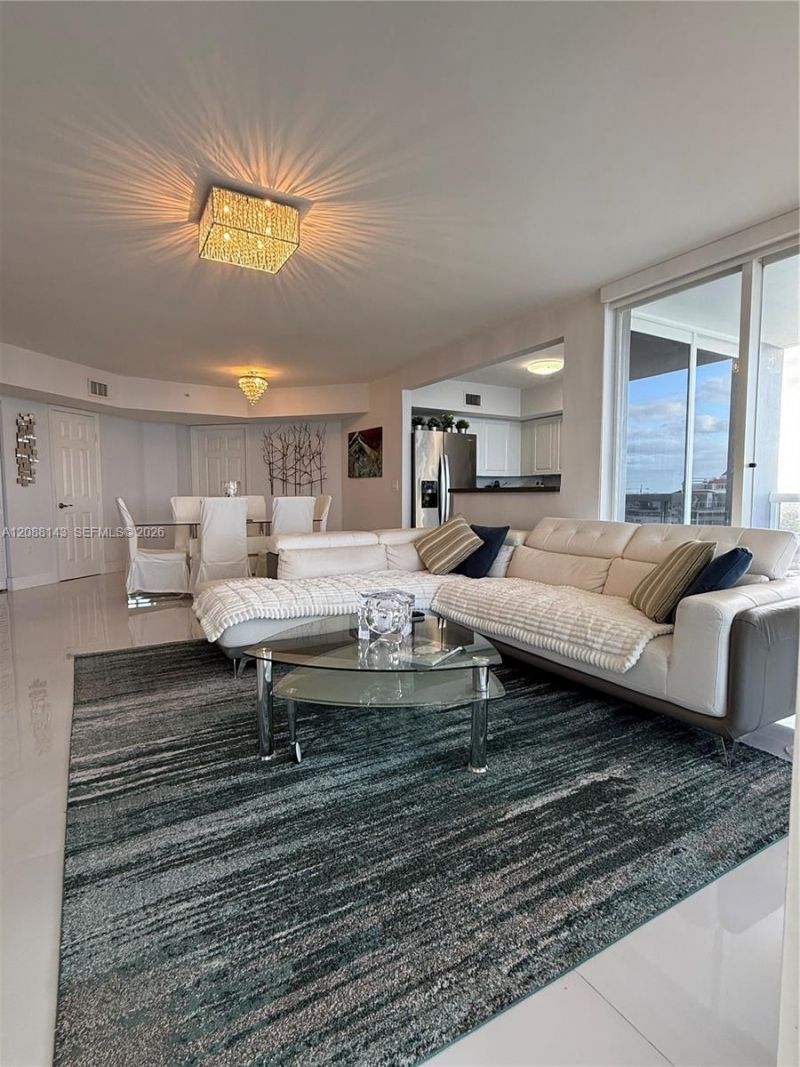 6301 Collins Ave, Unit 2108, Miami Beach, FL 33141 Photo