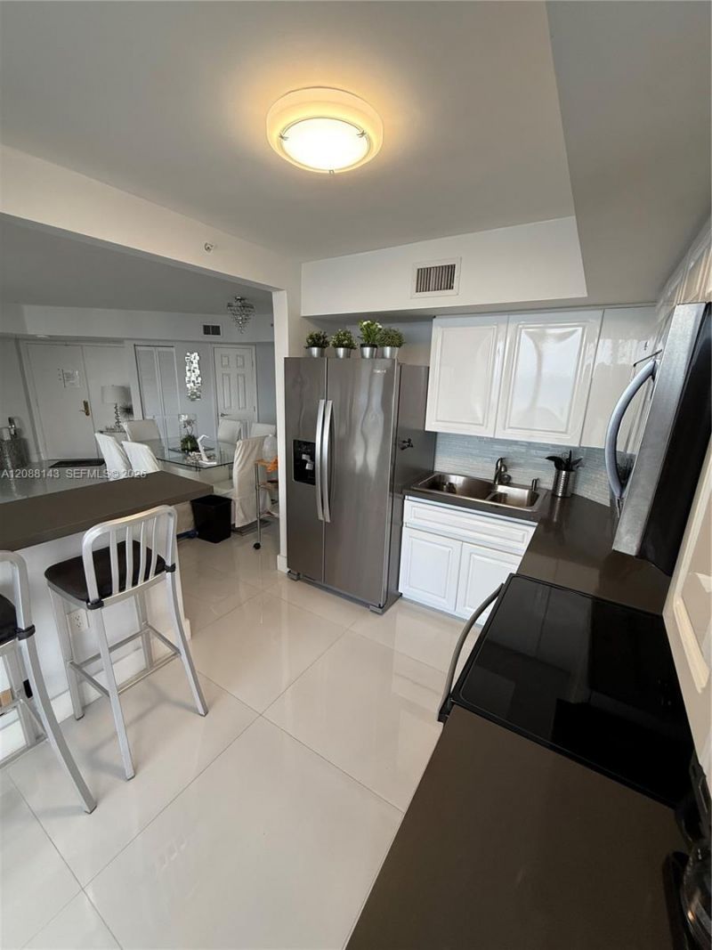6301 Collins Ave, Unit 2108, Miami Beach, FL 33141 Photo