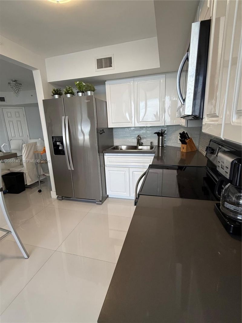 6301 Collins Ave, Unit 2108, Miami Beach, FL 33141 Photo