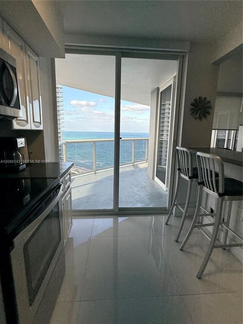 6301 Collins Ave, Unit 2108, Miami Beach, FL 33141 Photo