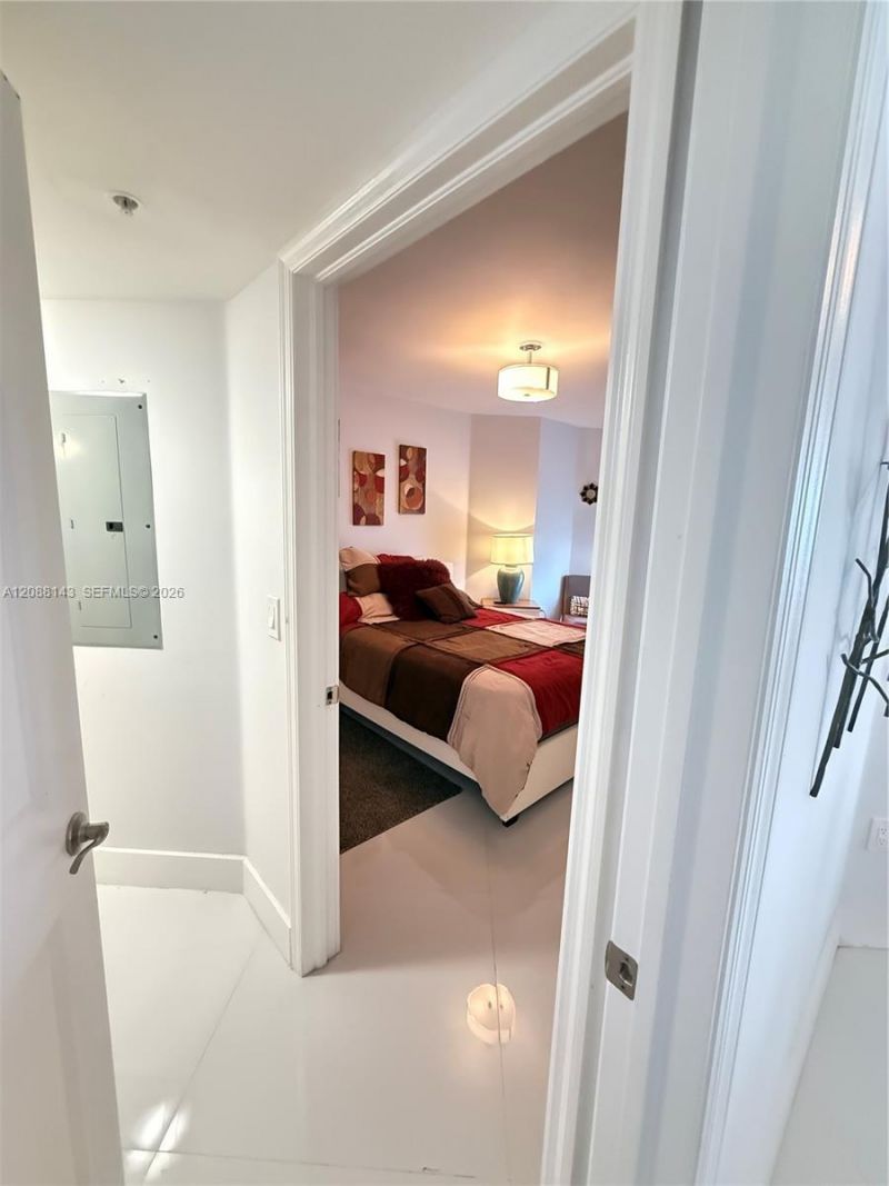6301 Collins Ave, Unit 2108, Miami Beach, FL 33141 Photo