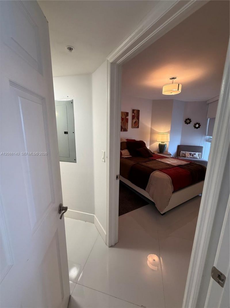 6301 Collins Ave, Unit 2108, Miami Beach, FL 33141 Photo