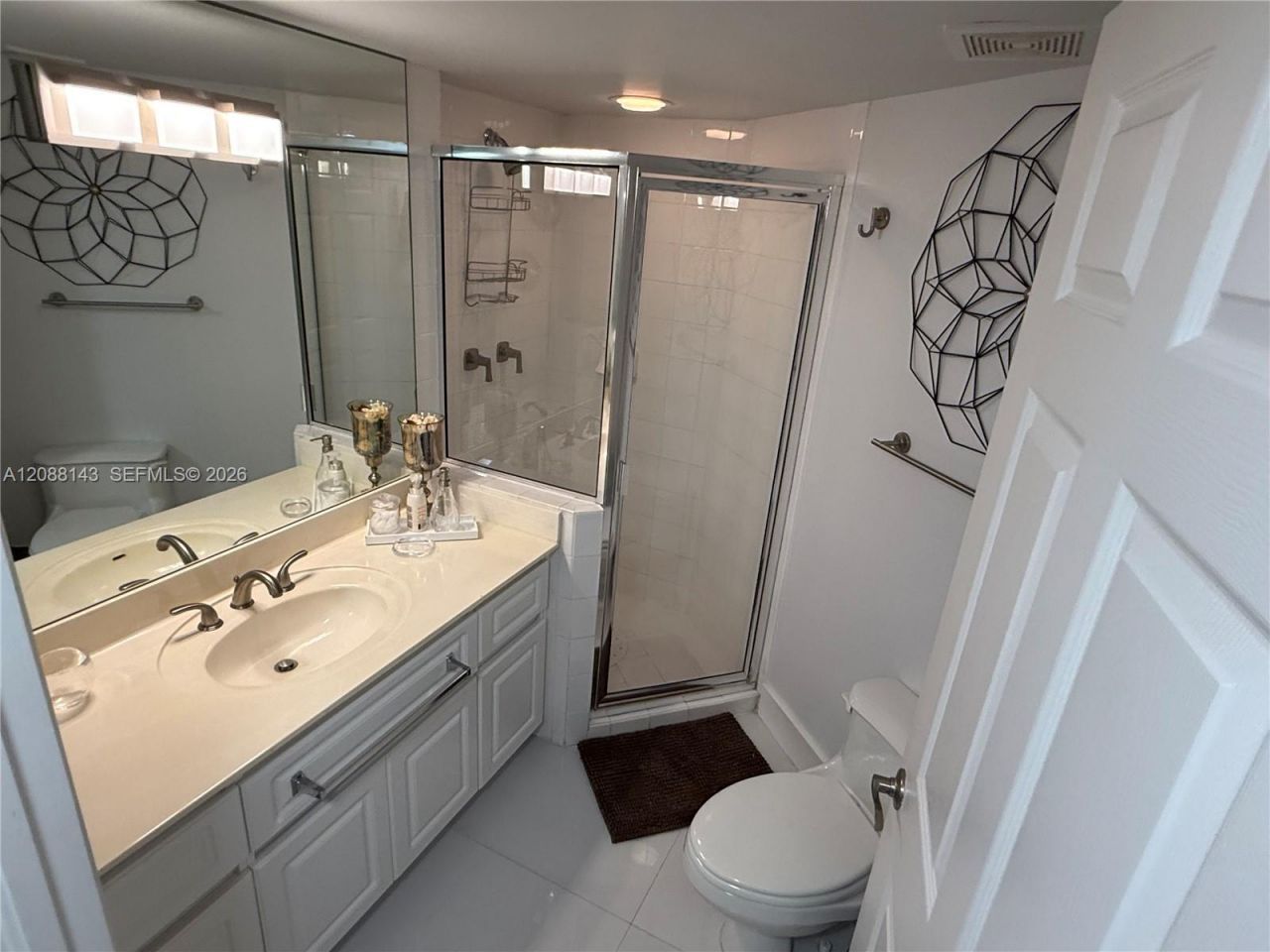 6301 Collins Ave, Unit 2108, Miami Beach, FL 33141 Photo