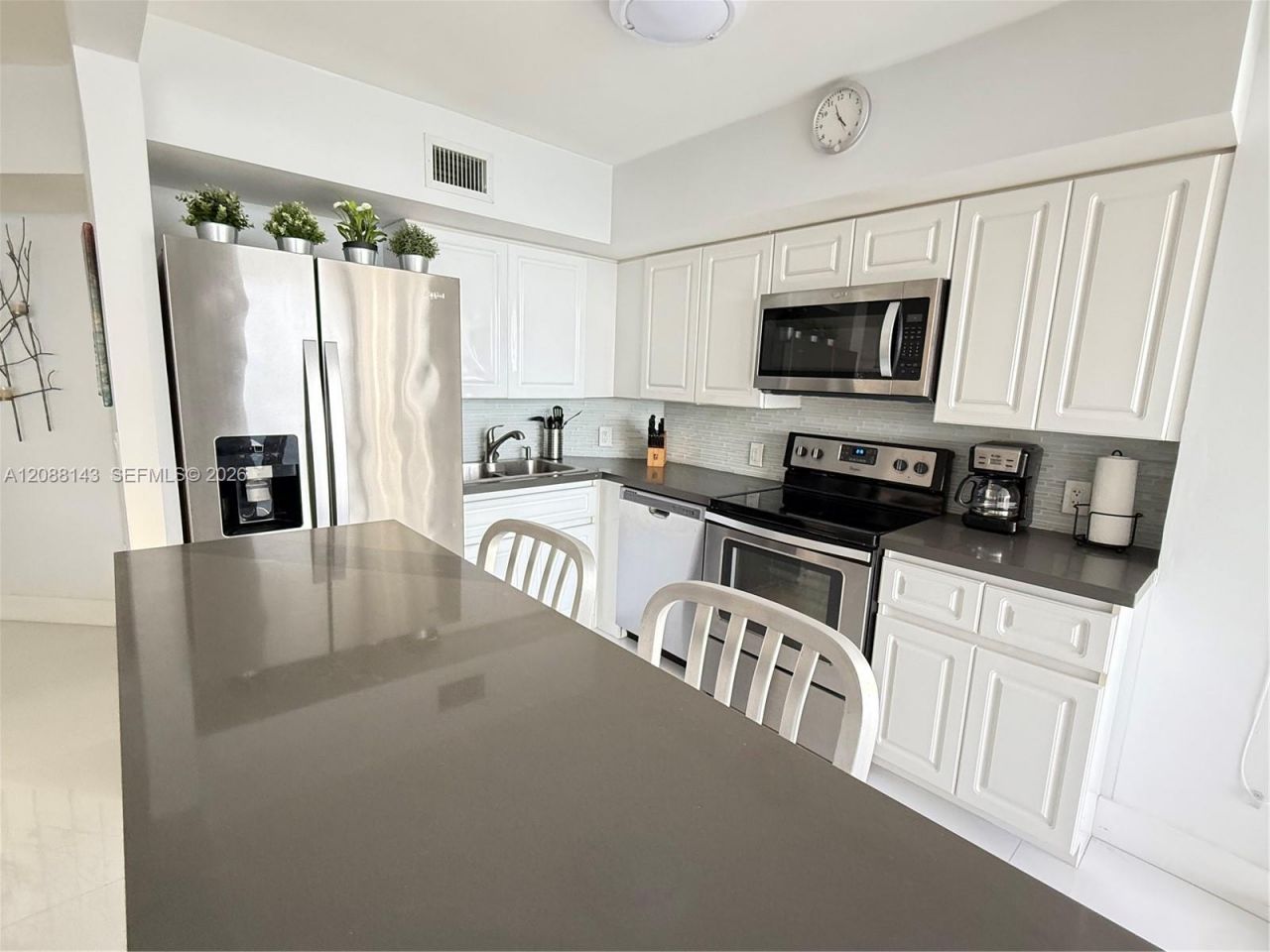 6301 Collins Ave, Unit 2108, Miami Beach, FL 33141 Photo