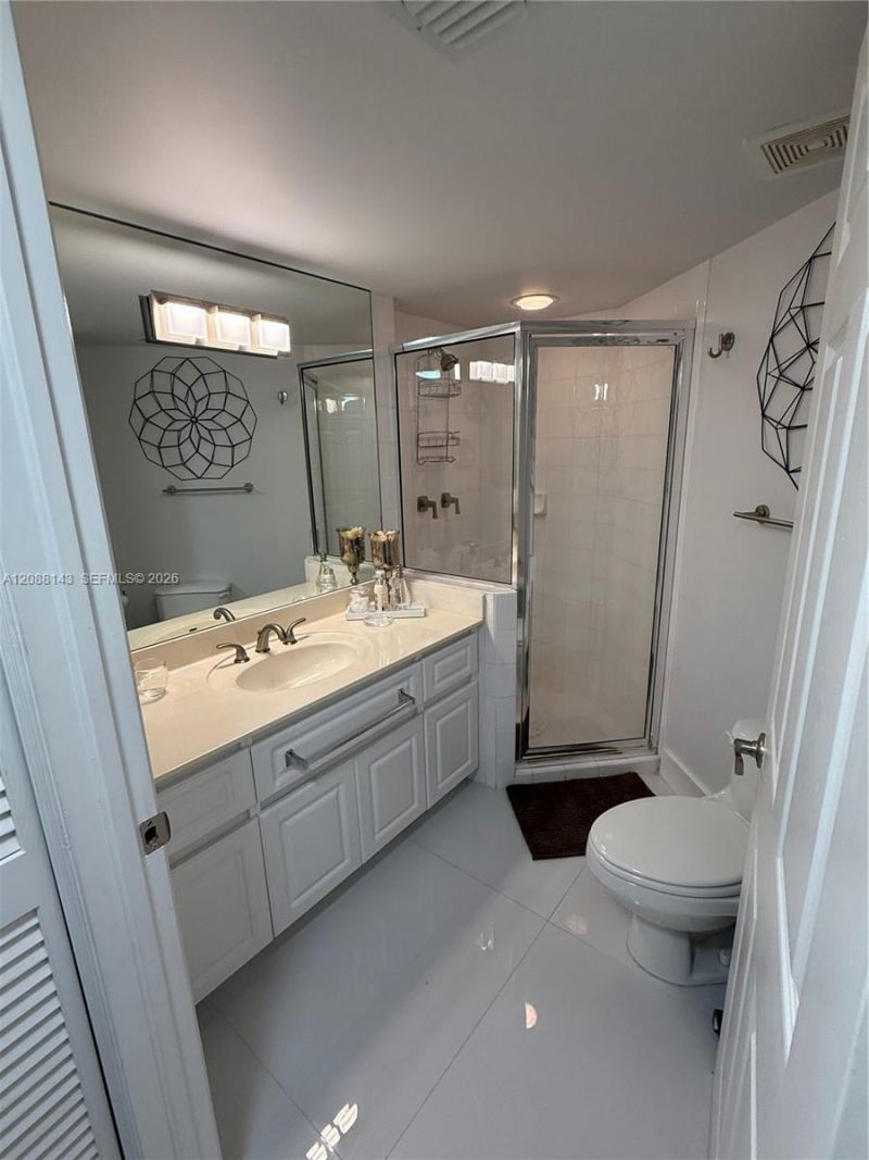 6301 Collins Ave, Unit 2108, Miami Beach, FL 33141 Photo