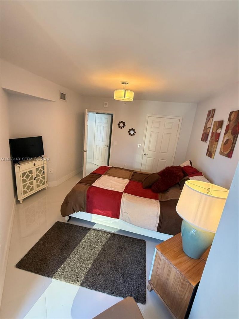 6301 Collins Ave, Unit 2108, Miami Beach, FL 33141 Photo