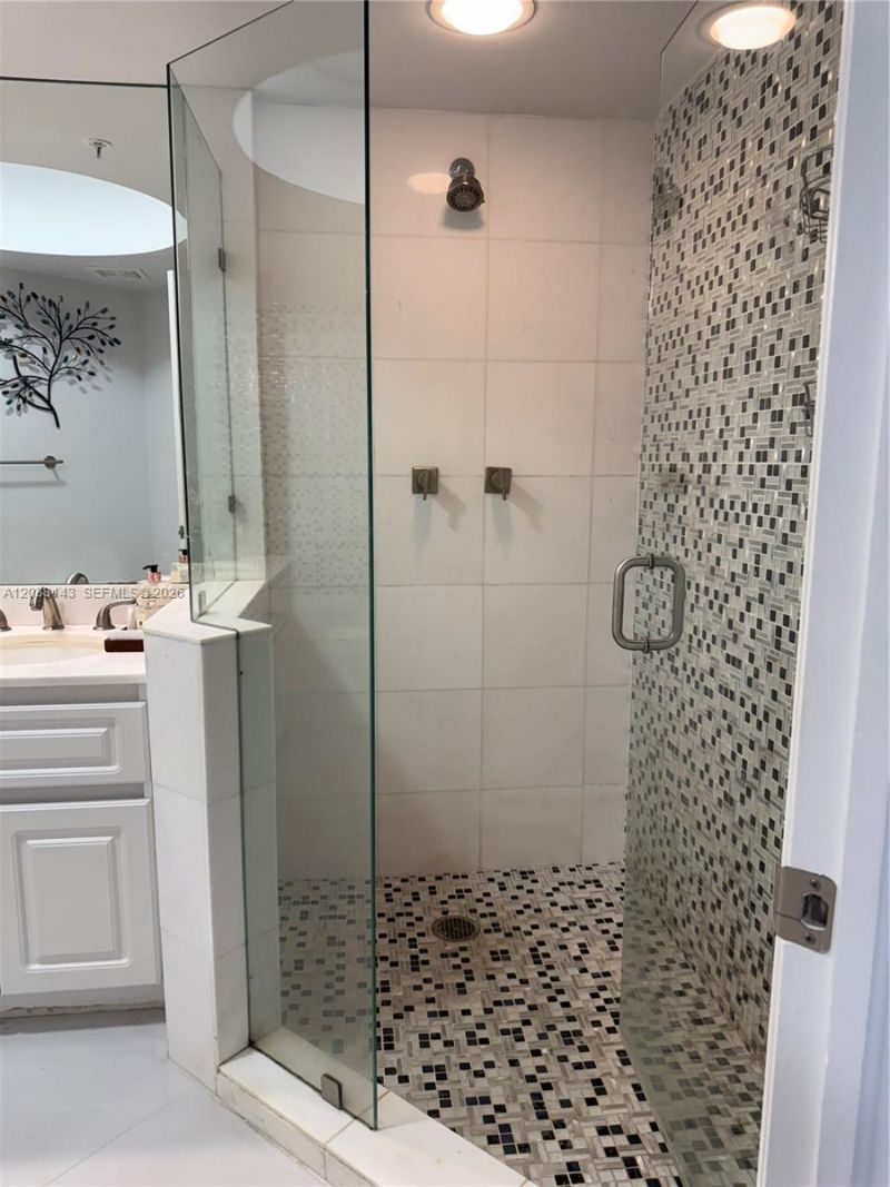 6301 Collins Ave, Unit 2108, Miami Beach, FL 33141 Photo