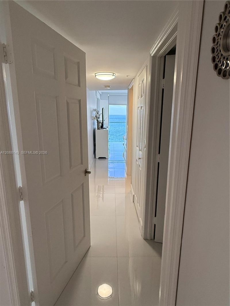 6301 Collins Ave, Unit 2108, Miami Beach, FL 33141 Photo