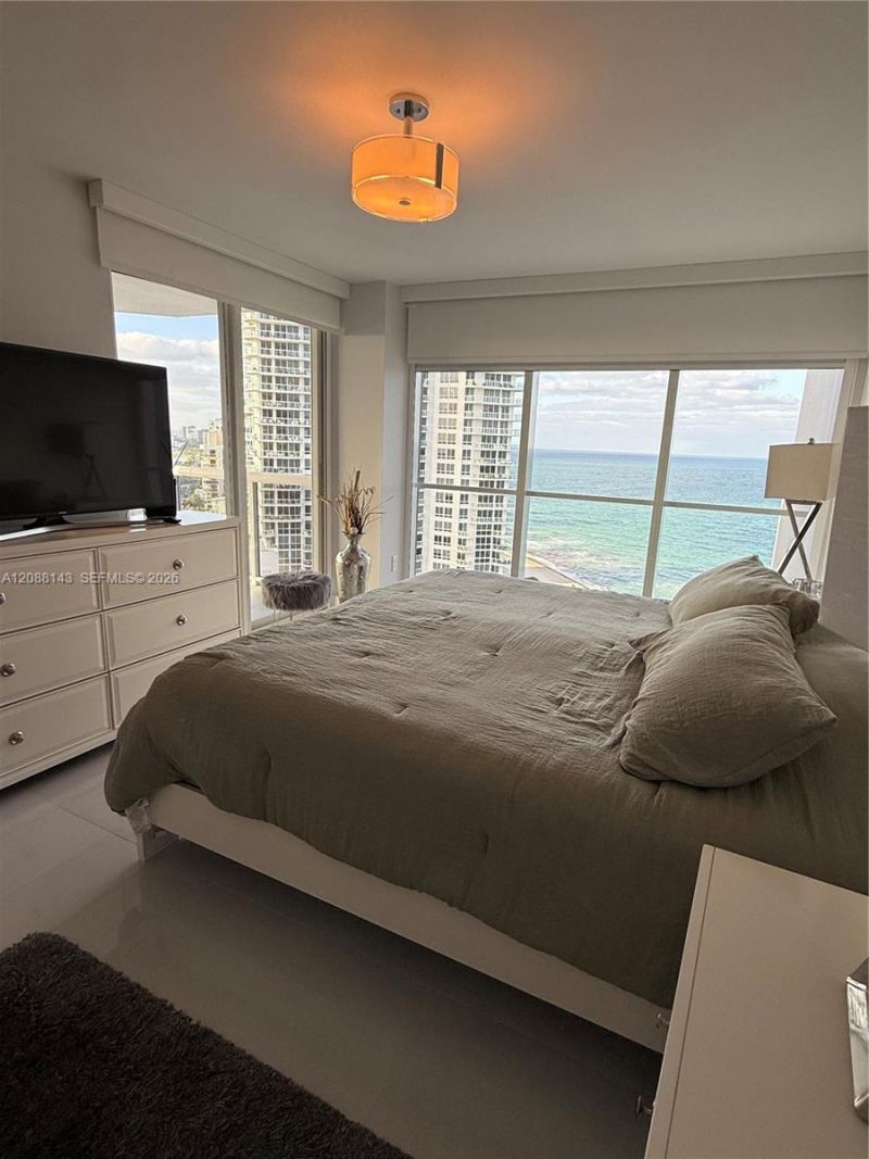 6301 Collins Ave, Unit 2108, Miami Beach, FL 33141 Photo