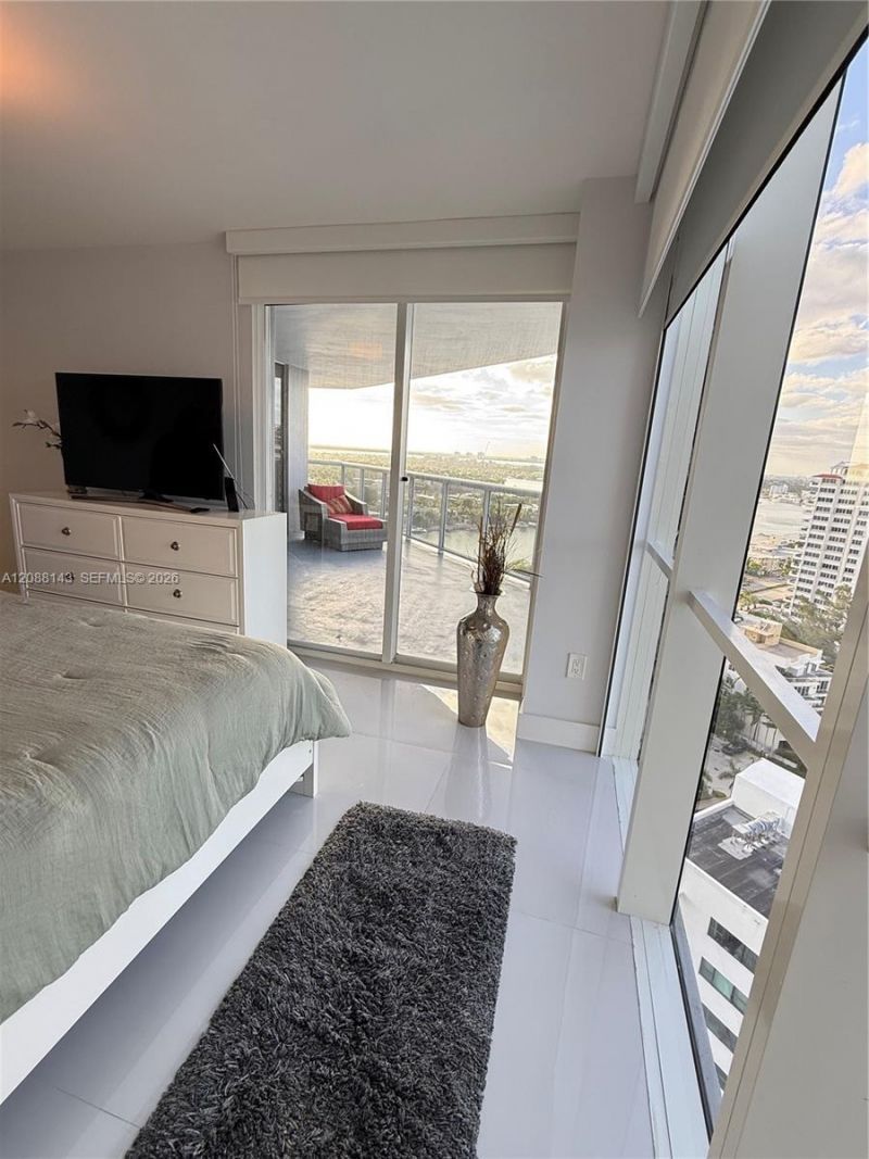 6301 Collins Ave, Unit 2108, Miami Beach, FL 33141 Photo