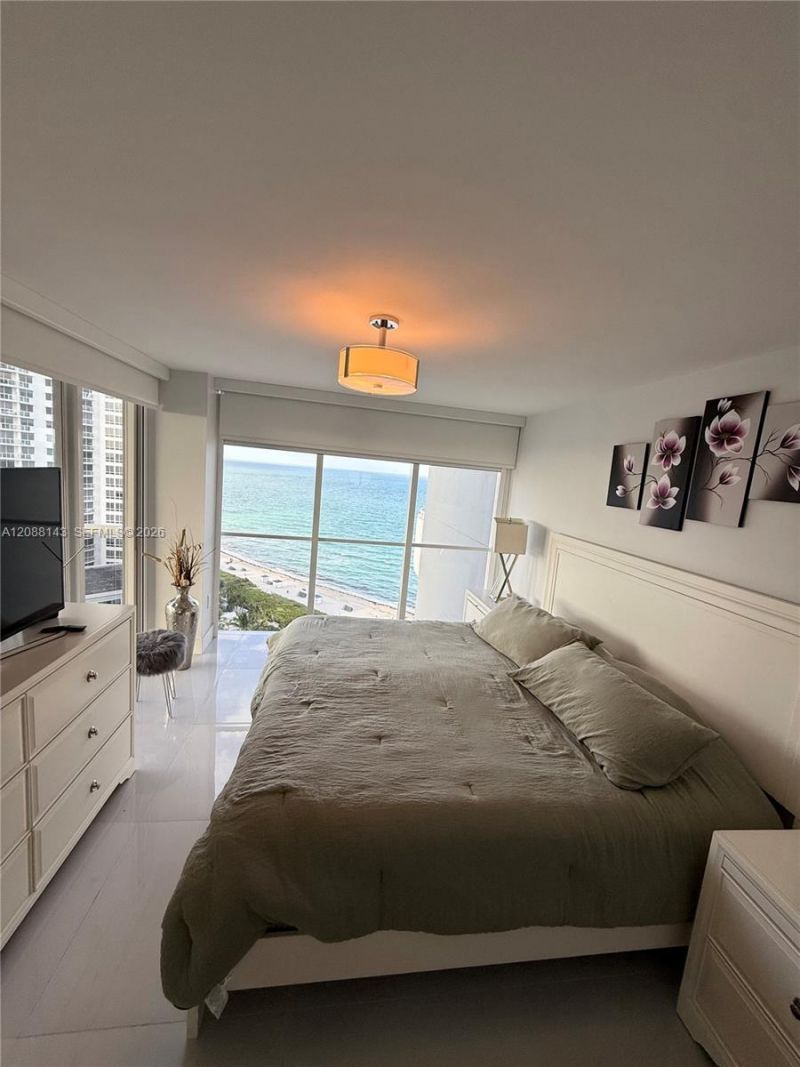 6301 Collins Ave, Unit 2108, Miami Beach, FL 33141 Photo