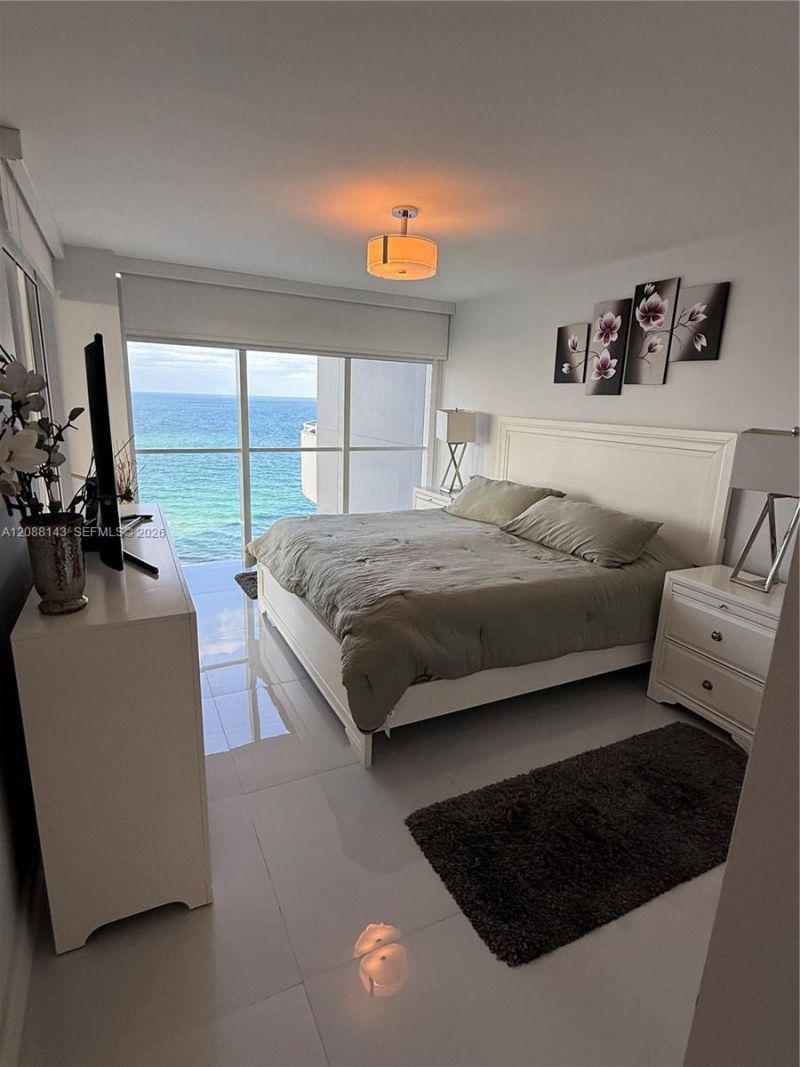 6301 Collins Ave, Unit 2108, Miami Beach, FL 33141 Photo