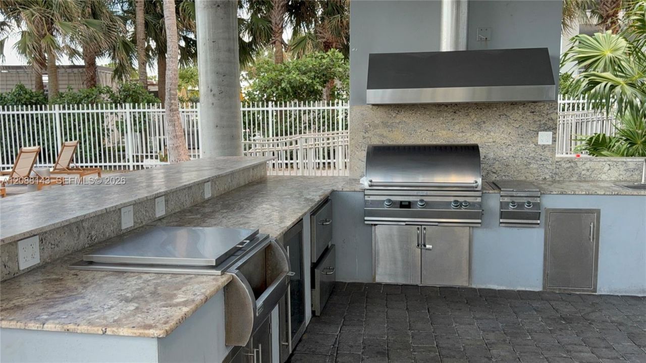 6301 Collins Ave, Unit 2108, Miami Beach, FL 33141 Photo