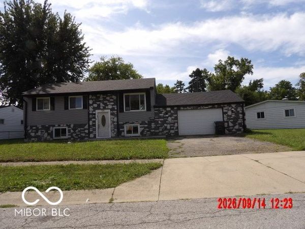 585 Northgate Drive , Greenwood, IN 46143