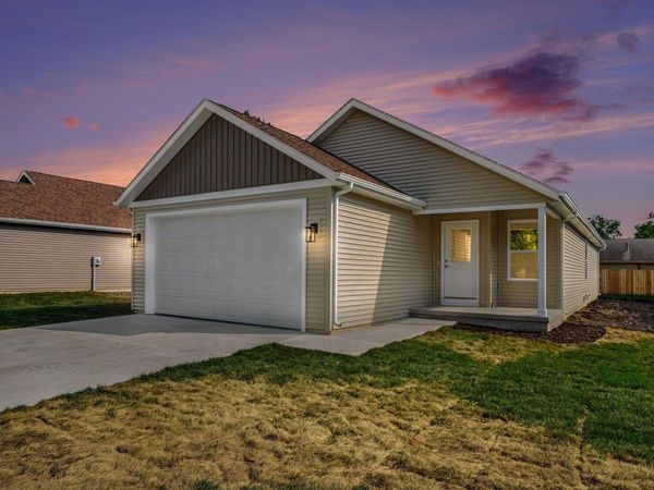 1513 E Borley Avenue, Mishawaka, IN 46545