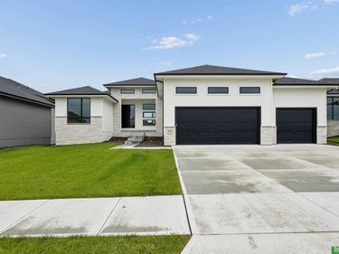 5811 N 197th Street, Elkhorn, NE 68022