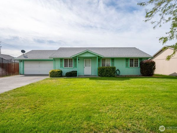 1204 E Hayden Drive , Moses Lake, WA 98837