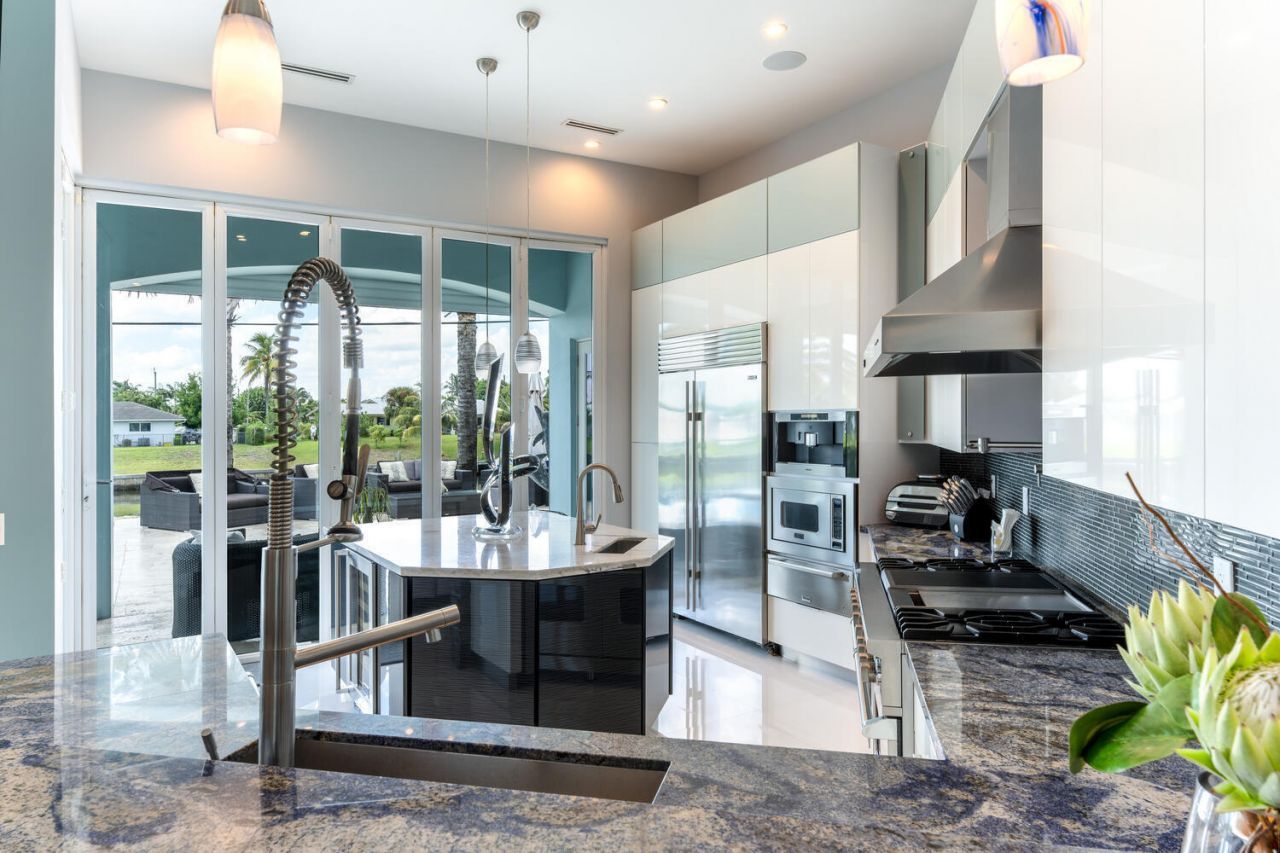 206 Arlington Road, West Palm Beach, FL 33405 Photo