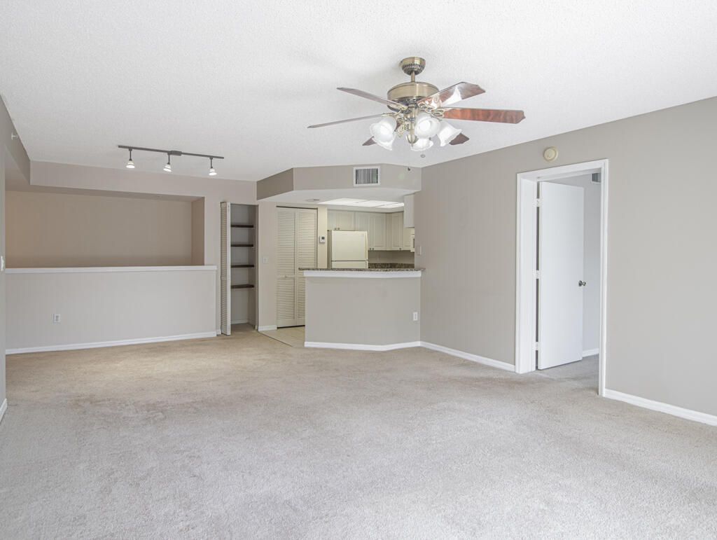 500 Crestwood Court N, Unit 506, Royal Palm Beach, FL 33411 Photo