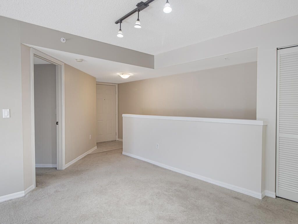 500 Crestwood Court N, Unit 506, Royal Palm Beach, FL 33411 Photo