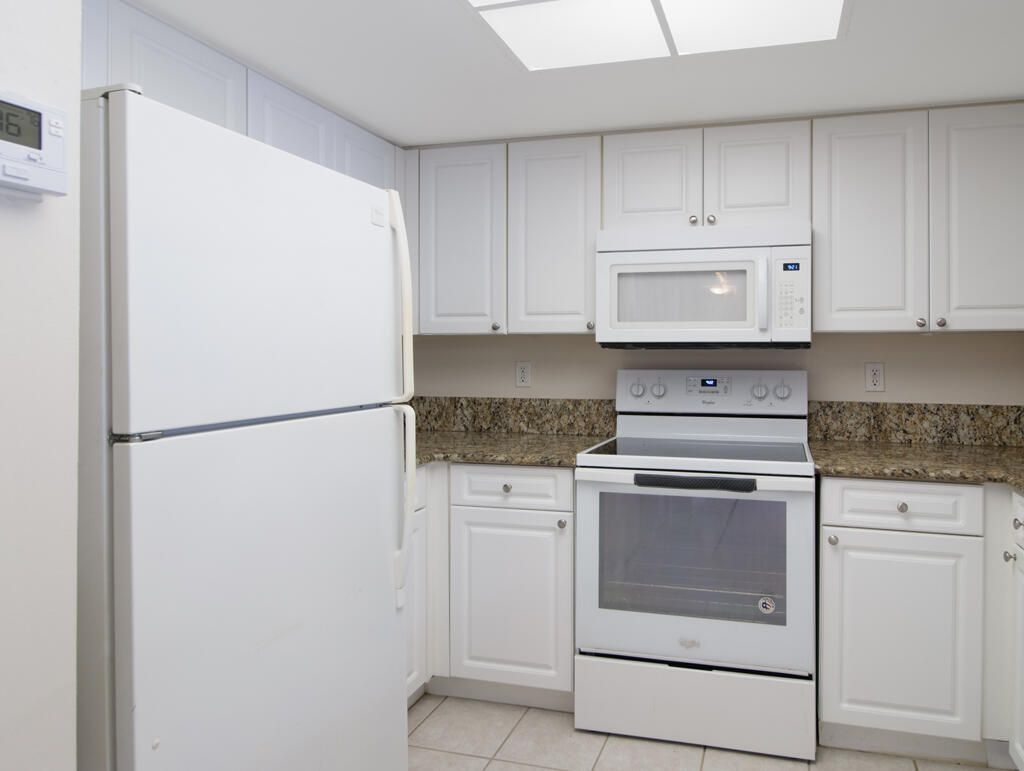 500 Crestwood Court N, Unit 506, Royal Palm Beach, FL 33411 Photo