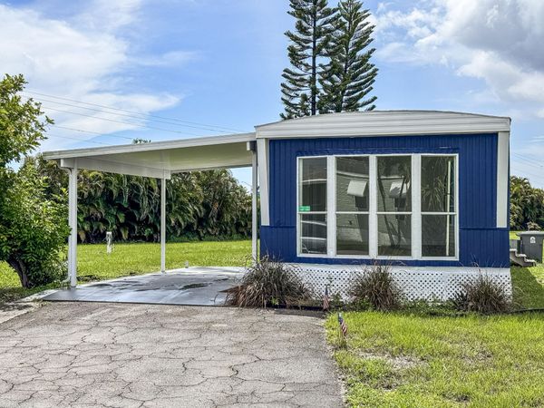 4022 68th Street N, Unit 826, Riviera Beach, FL 33404