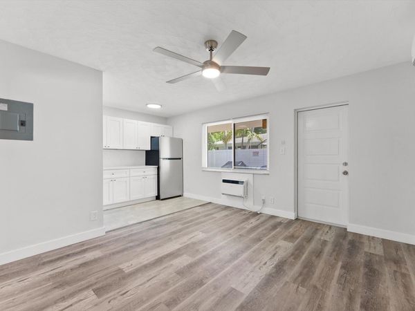 1632 NE 4th Place, Unit 2, Fort Lauderdale, FL 33301