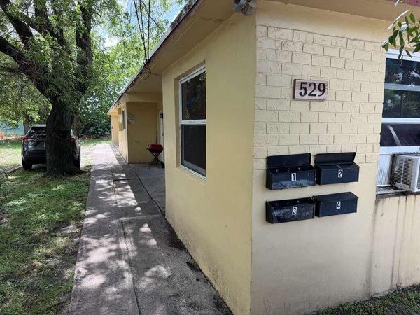 529 NW 8TH Avenue, Unit 3, Fort Lauderdale, FL 33311