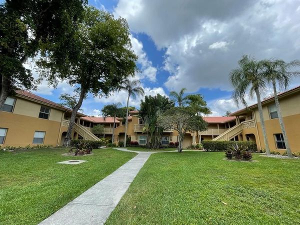 4783 Via Palm Lakes, Unit 104, West Palm Beach, FL 33417