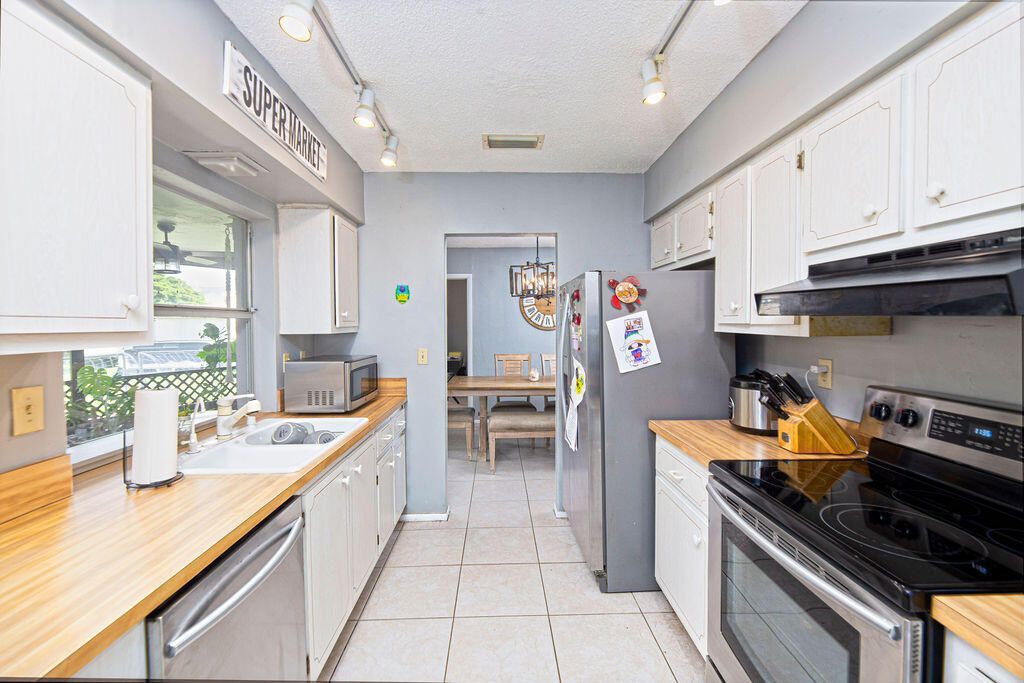 9411 NW 74th Place, Tamarac, FL 33321 Photo